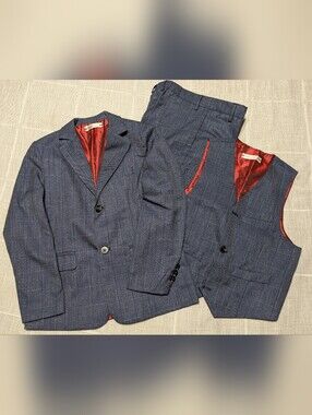 Yuan Lu Boy's 3 piece Suit